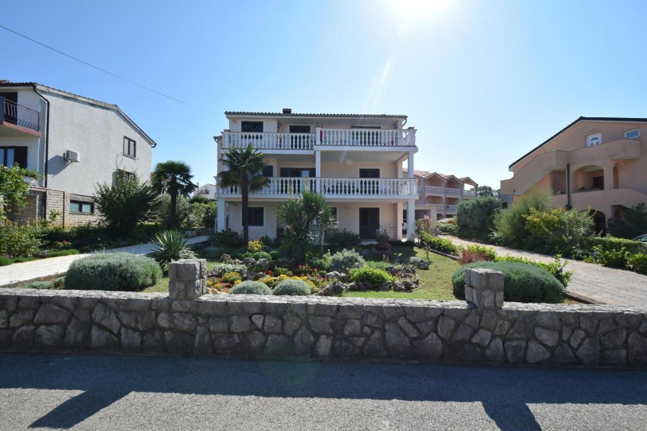 Apartments Marinela Njivice Exterior photo